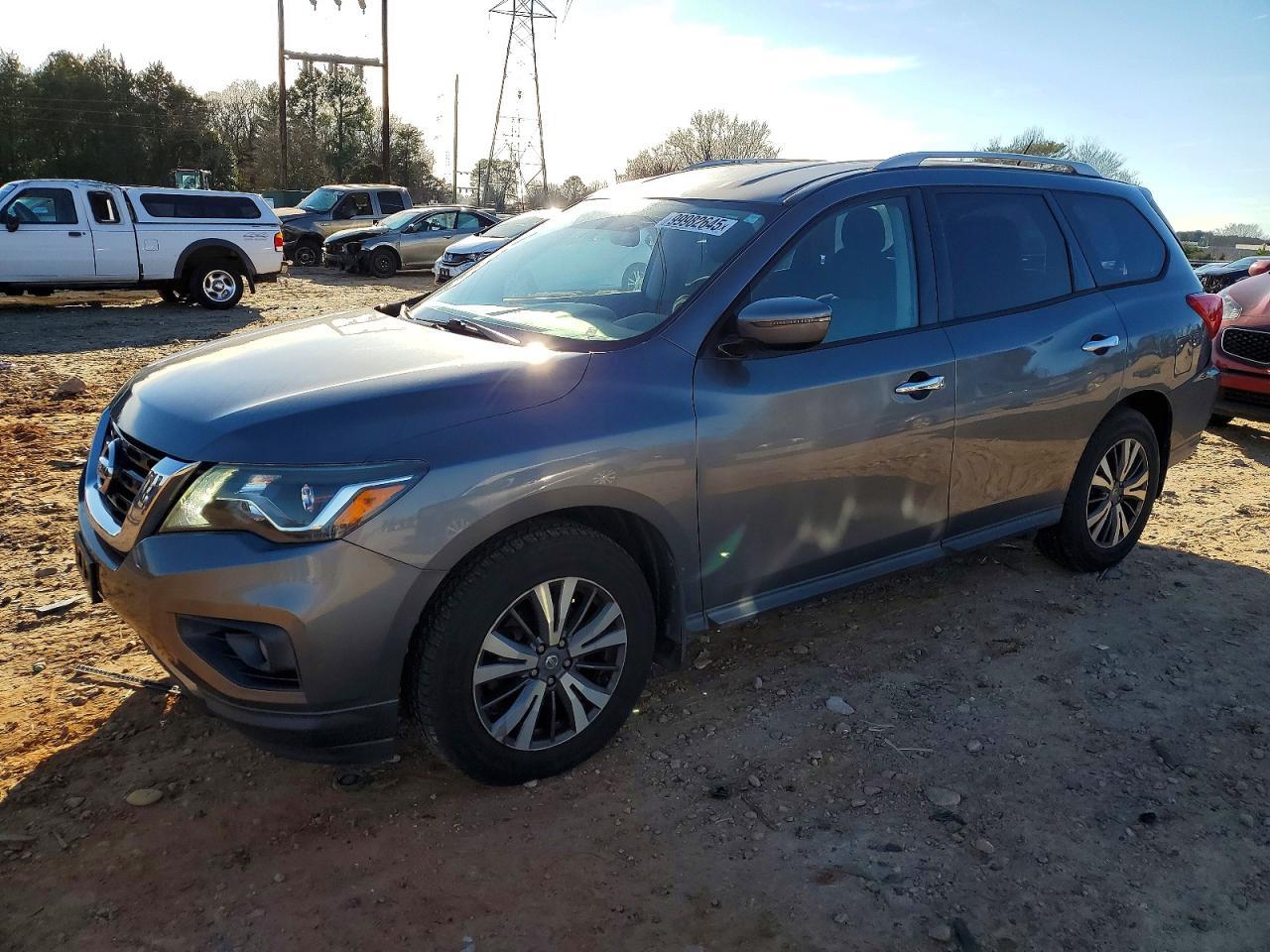 2017 NISSAN PATHFINDER