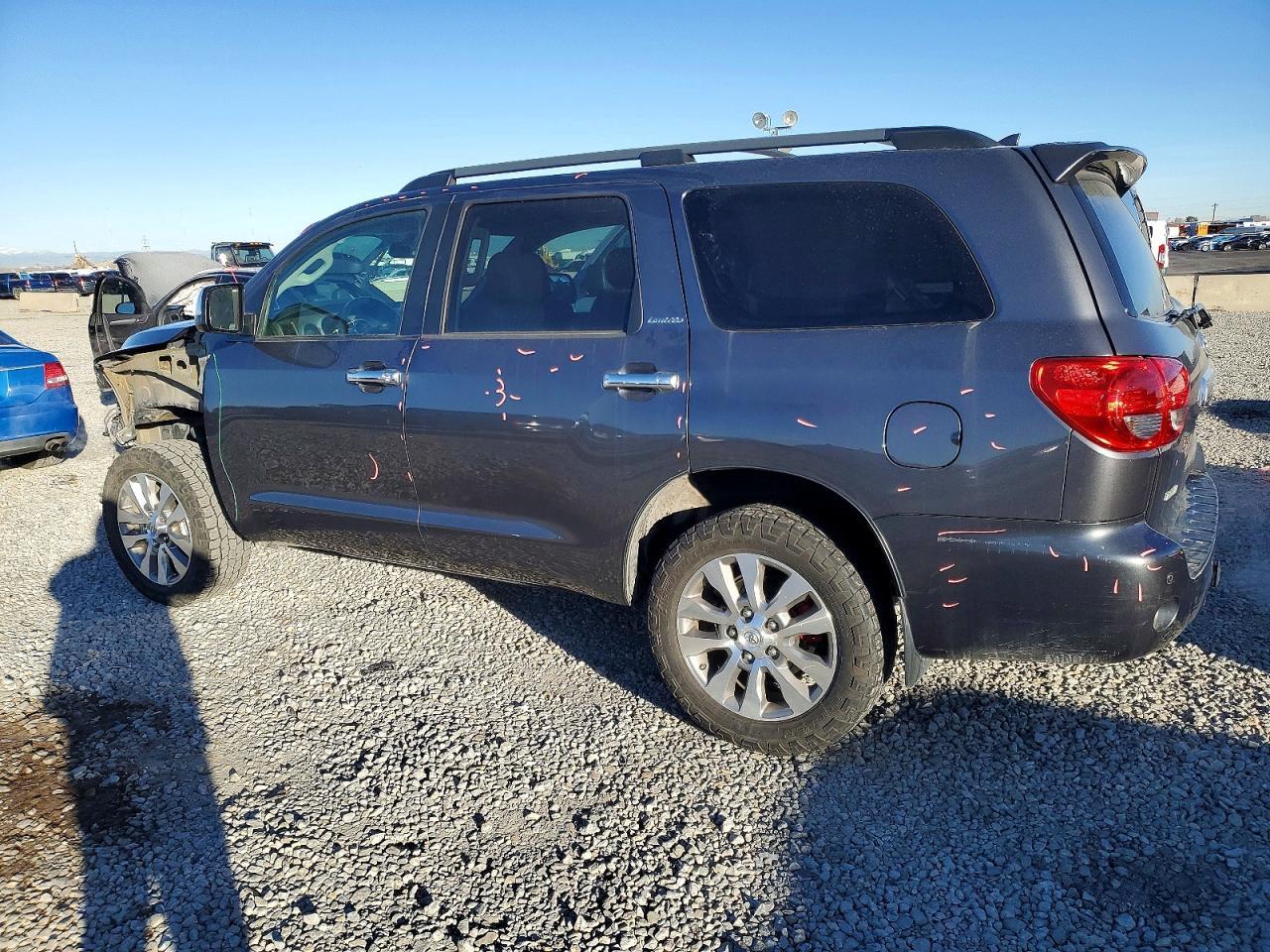 2011 TOYOTA Sequoia
