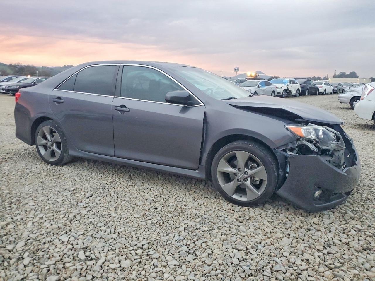2014 TOYOTA CAMRY