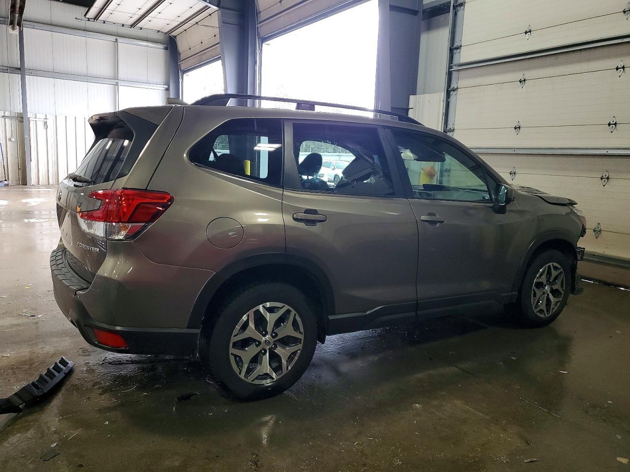 2019 SUBARU FORESTER