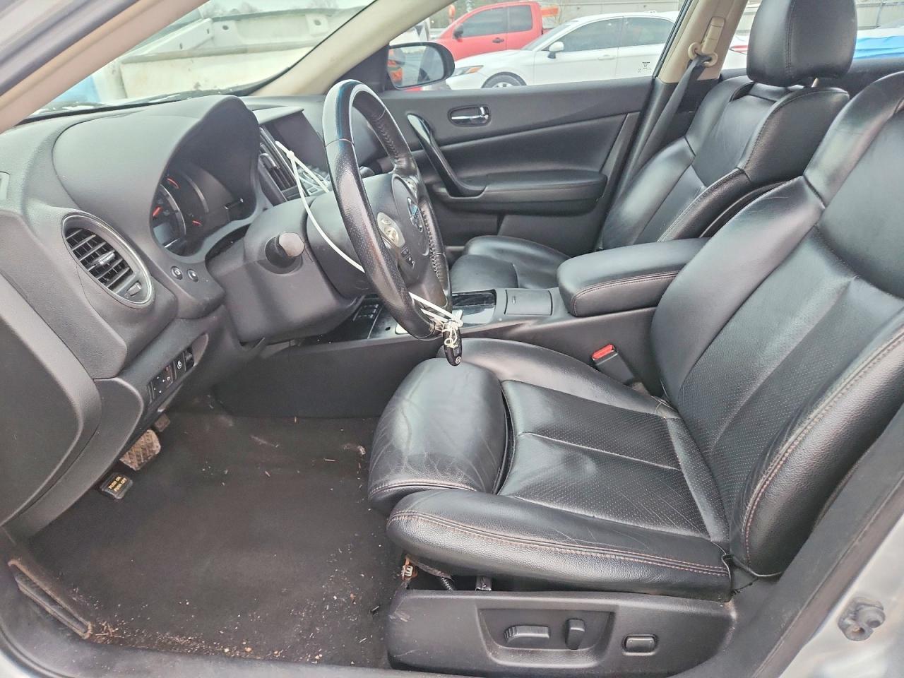 2011 NISSAN Maxima