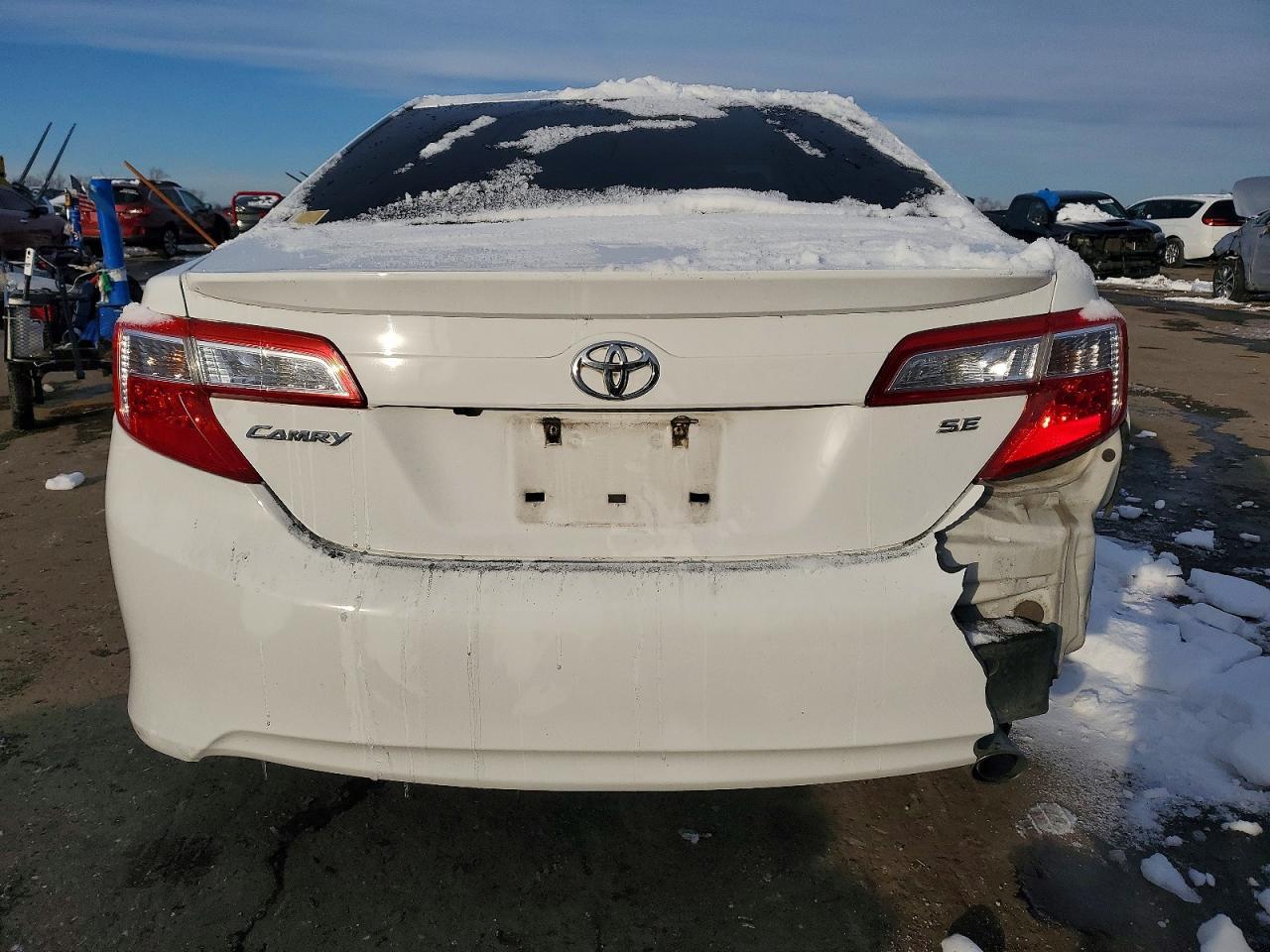 2014 TOYOTA CAMRY