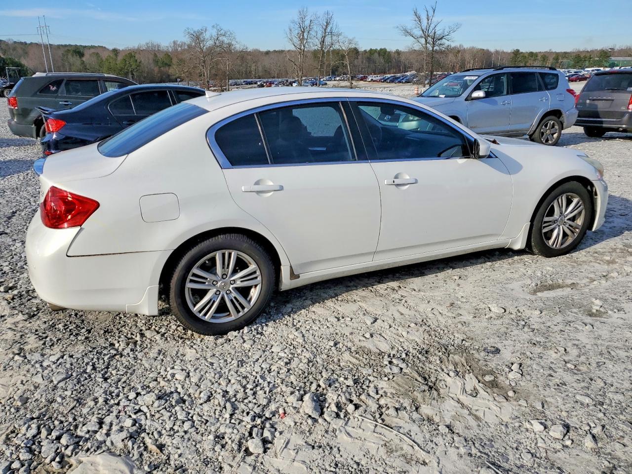 2011 INFINITI G37