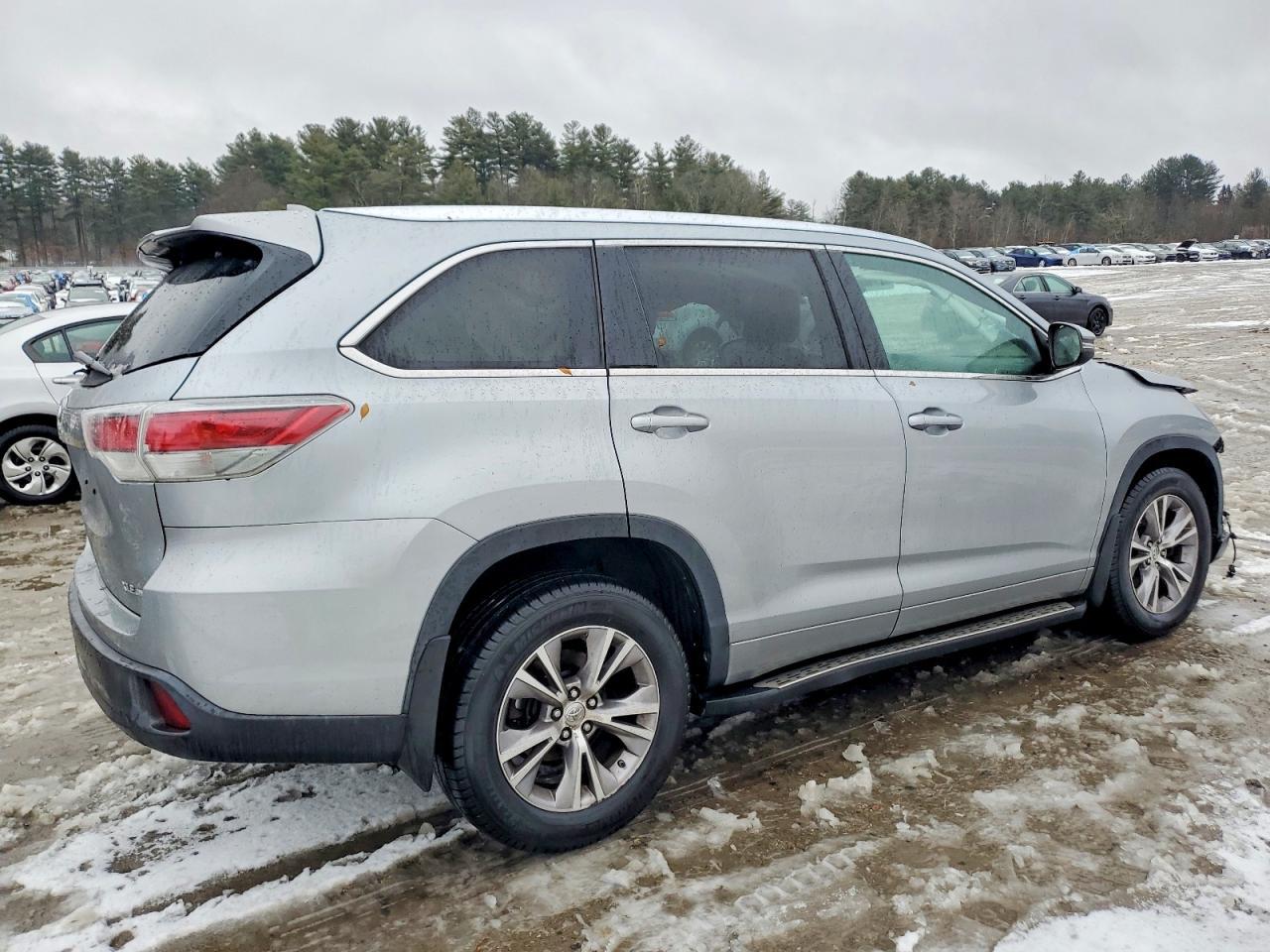 2015 TOYOTA HIGHLANDER