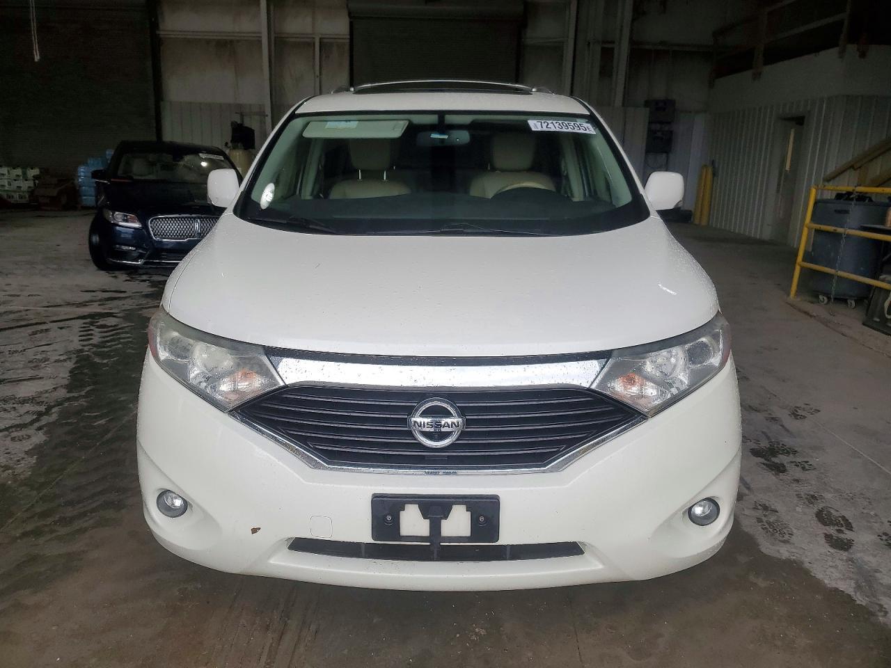 2015 NISSAN Quest