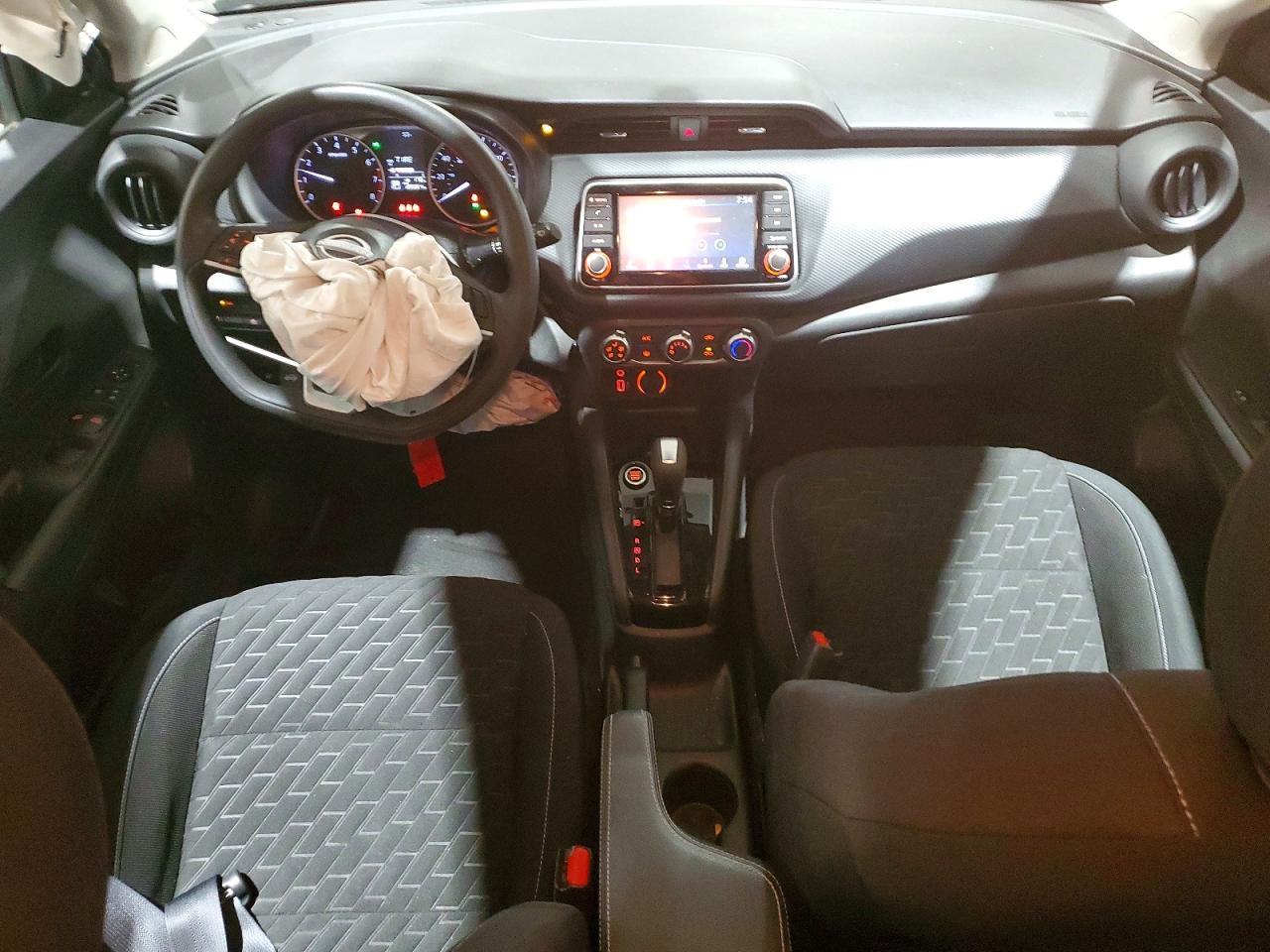 2022 NISSAN KICKS