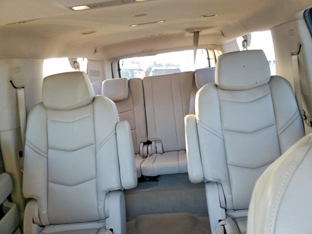 2017 CADILLAC Escalade ESV