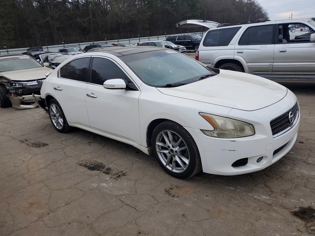 2011 NISSAN Maxima