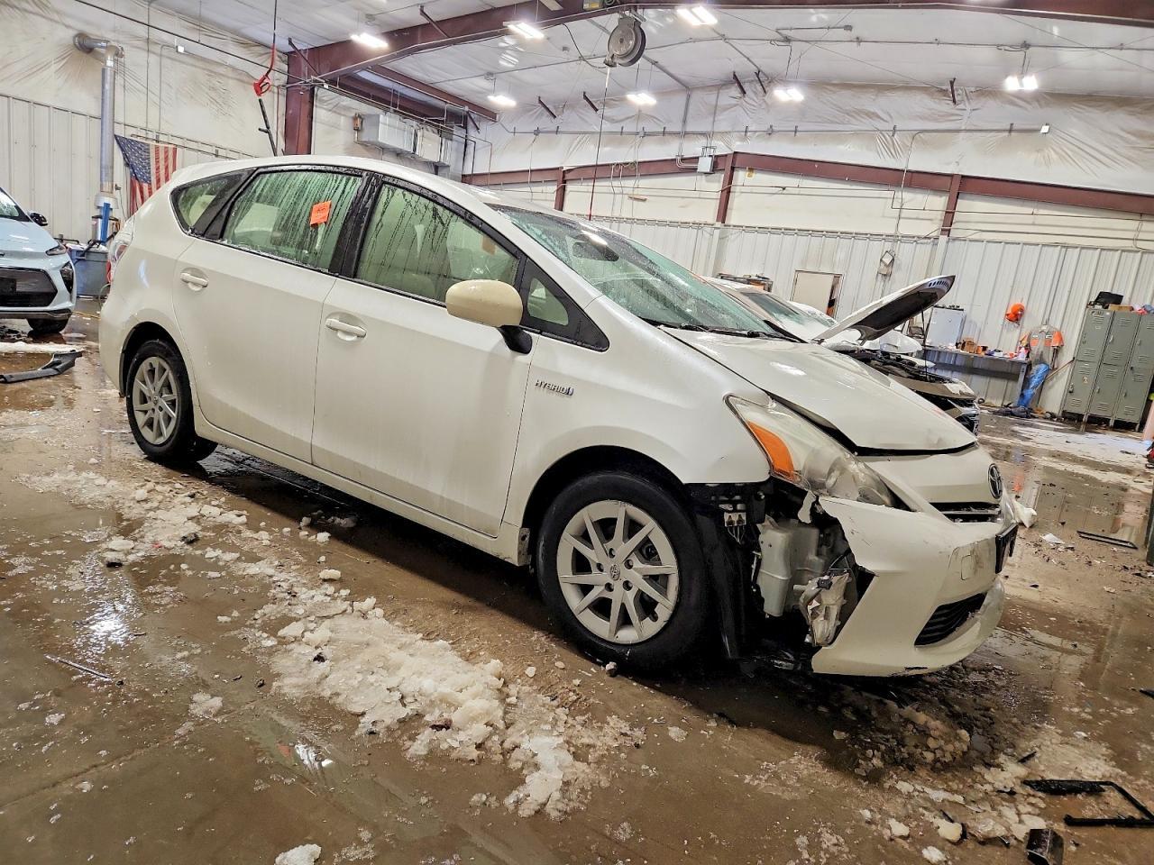 2014 TOYOTA PRIUS V