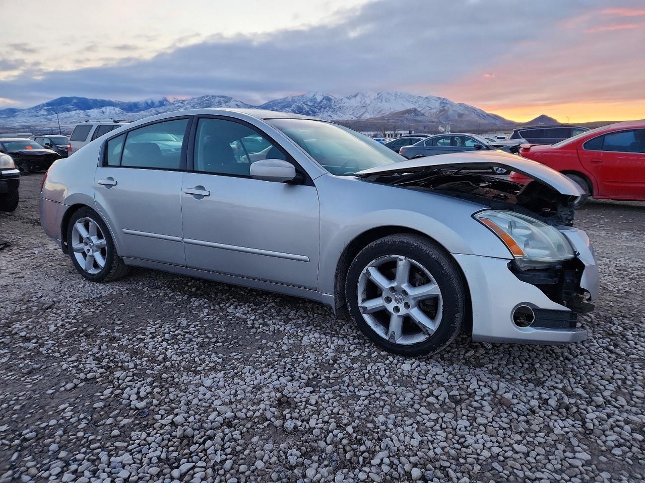 2005 NISSAN Maxima