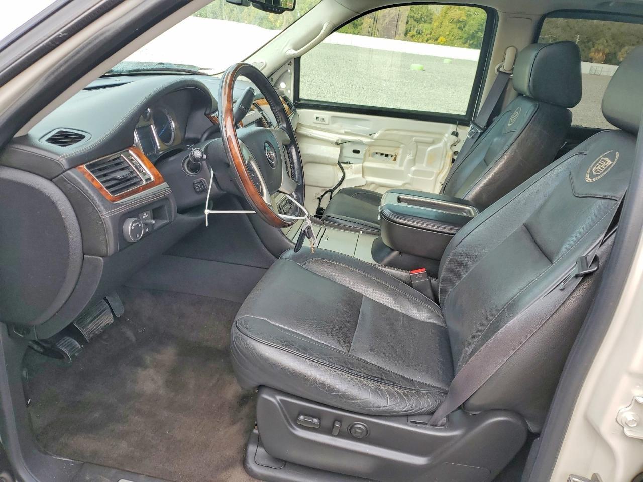 2012 CADILLAC ESCALADE