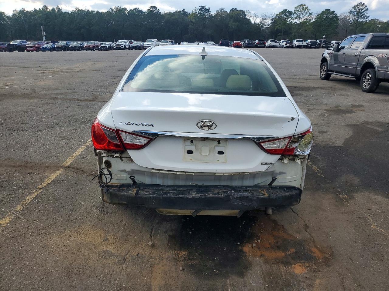 2011 HYUNDAI SONATA