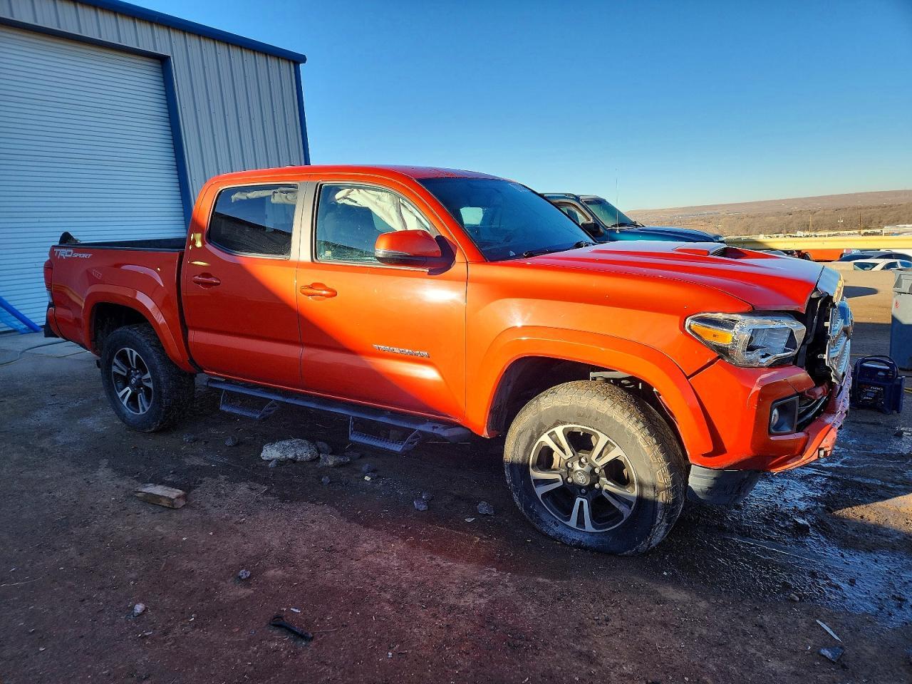 2016 TOYOTA TACOMA