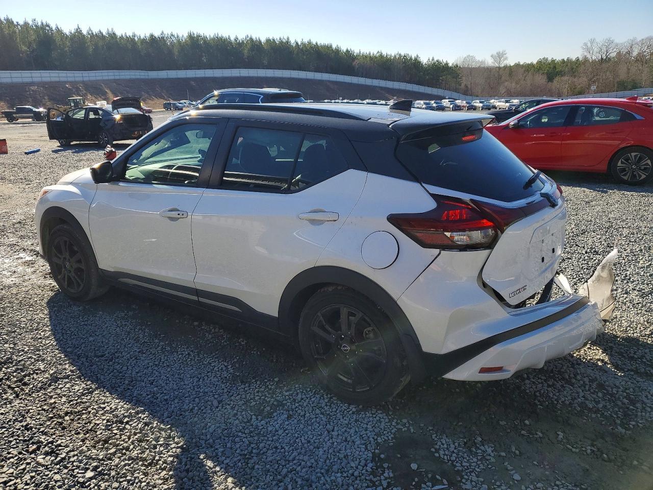 2023 NISSAN KICKS