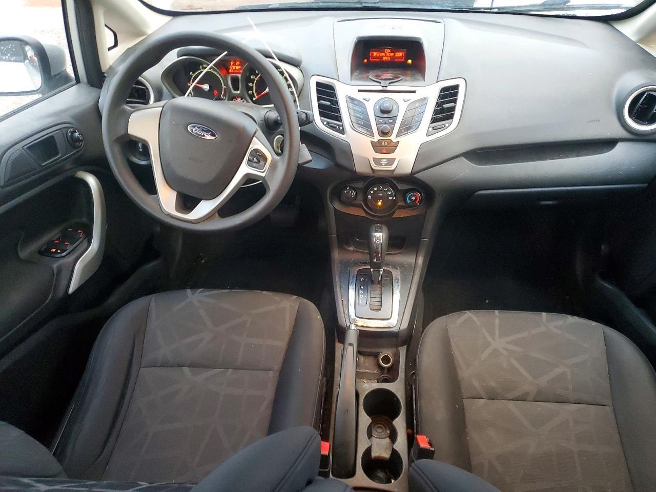 2013 FORD Fiesta