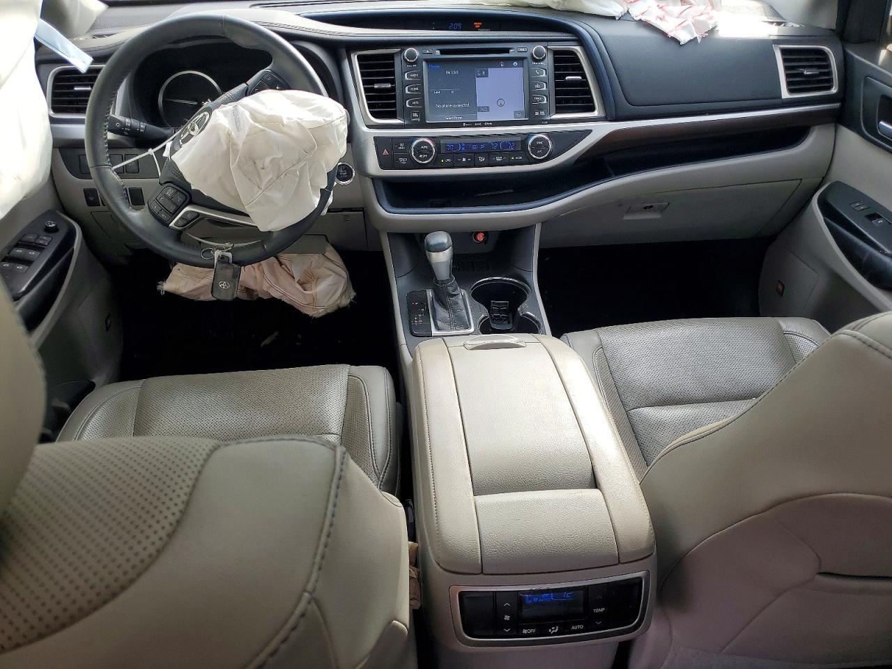 2016 TOYOTA HIGHLANDER