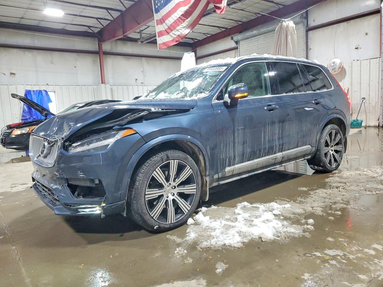 2021 VOLVO XC90