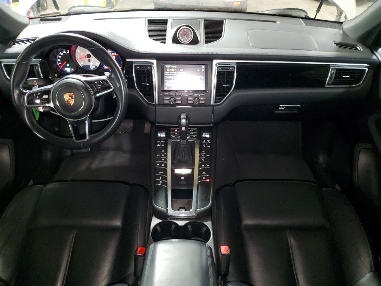 2015 PORSCHE Macan