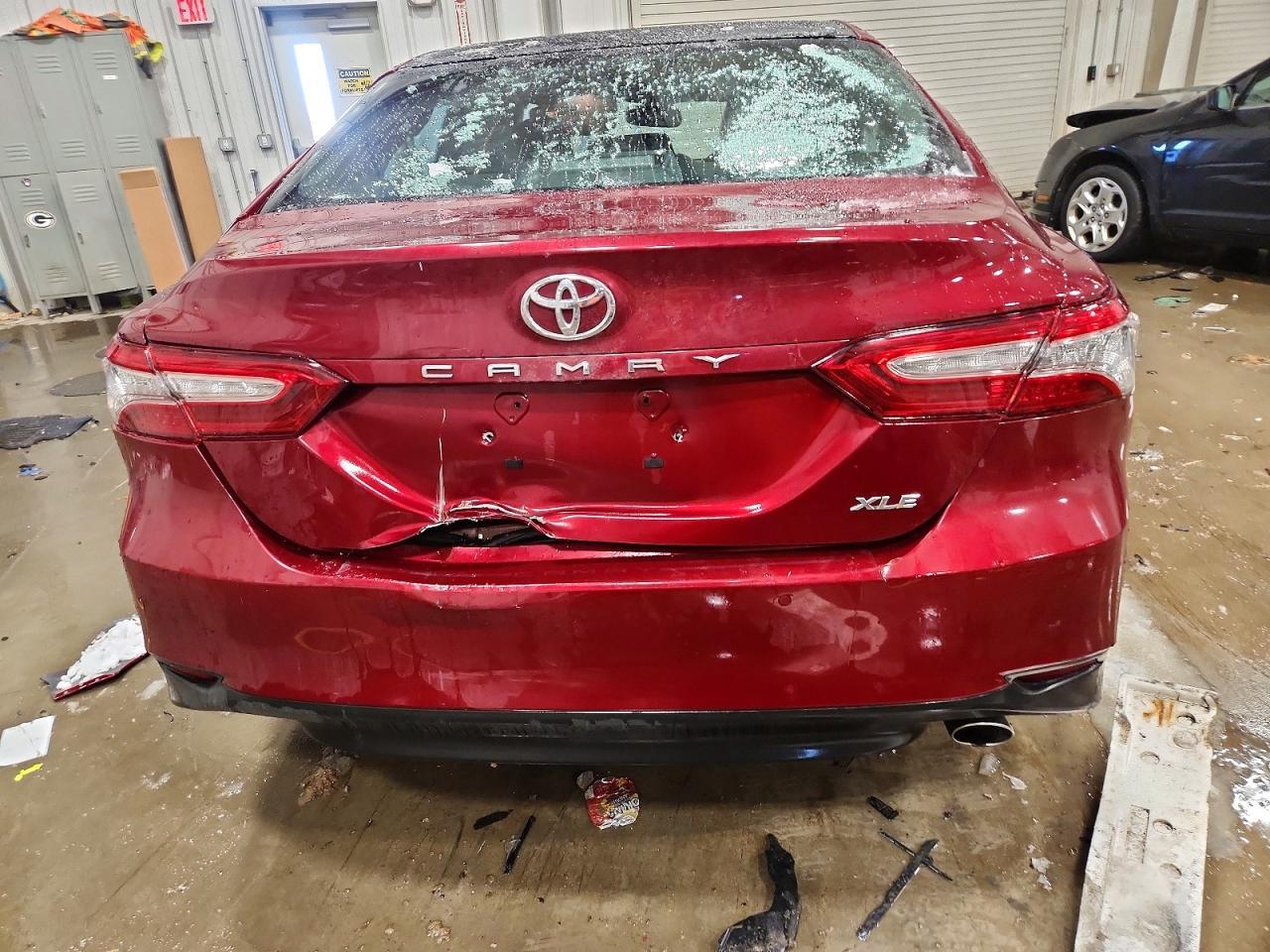 2018 TOYOTA CAMRY