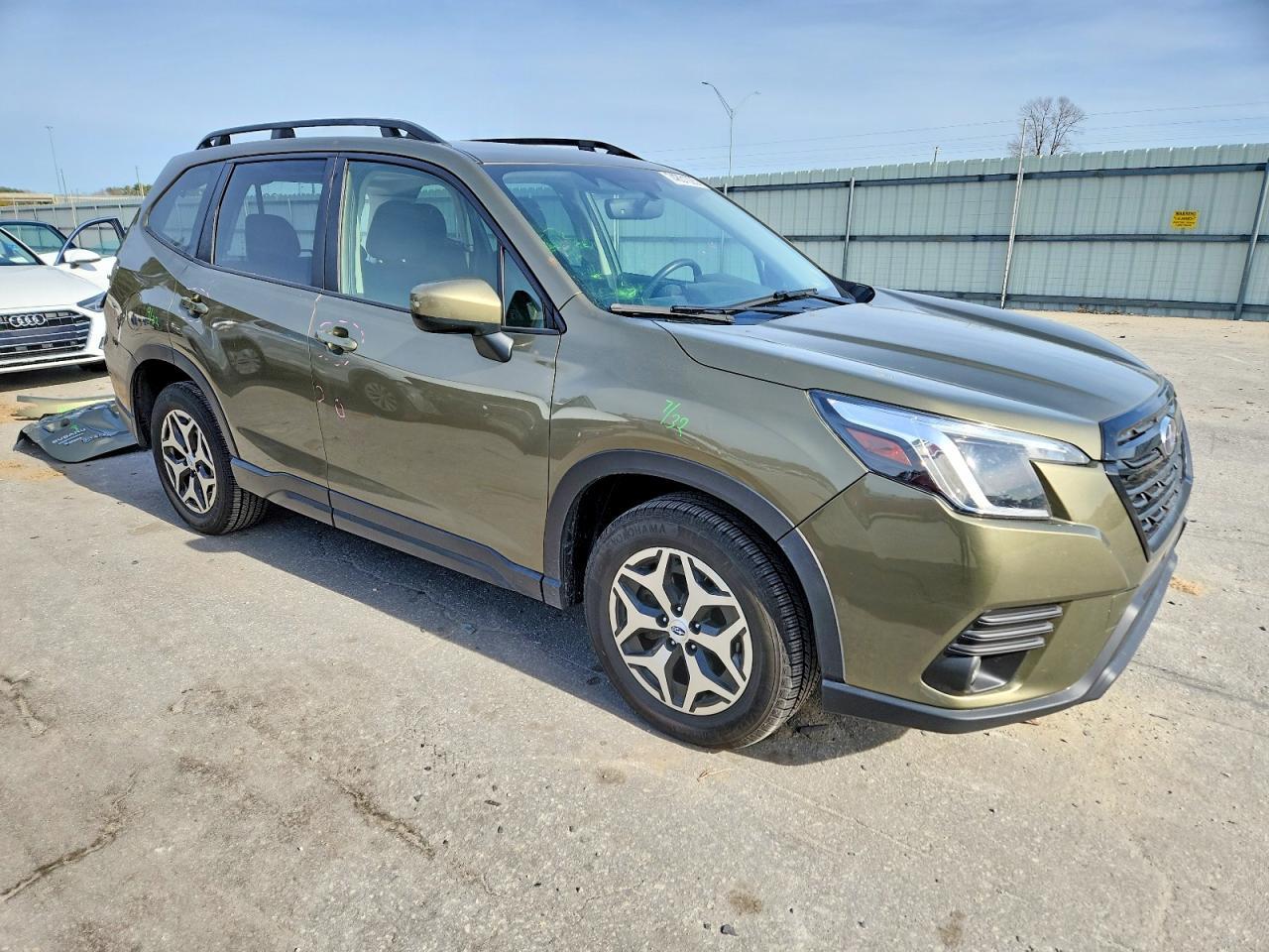 2022 SUBARU FORESTER