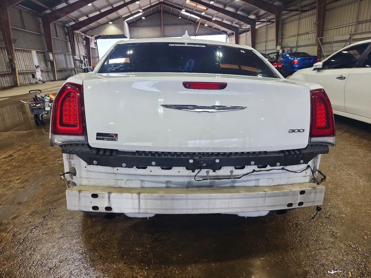 2019 CHRYSLER 300