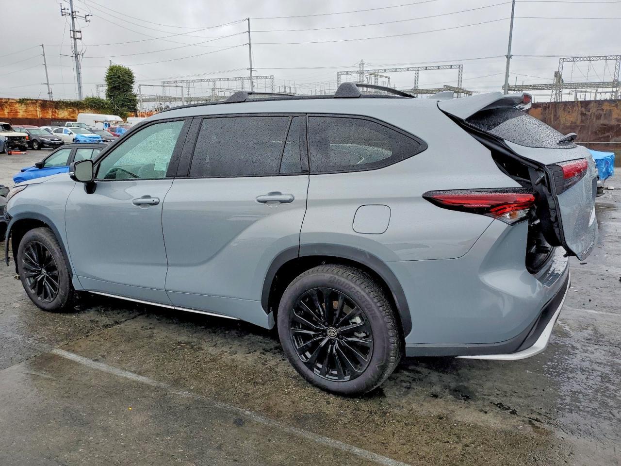2025 TOYOTA HIGHLANDER
