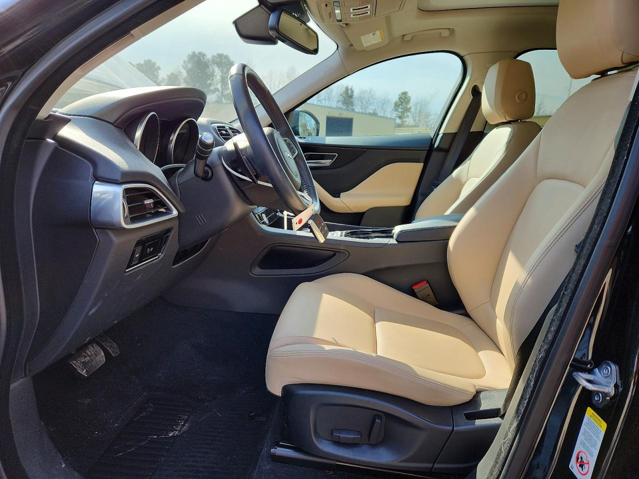 2017 JAGUAR F-Pace
