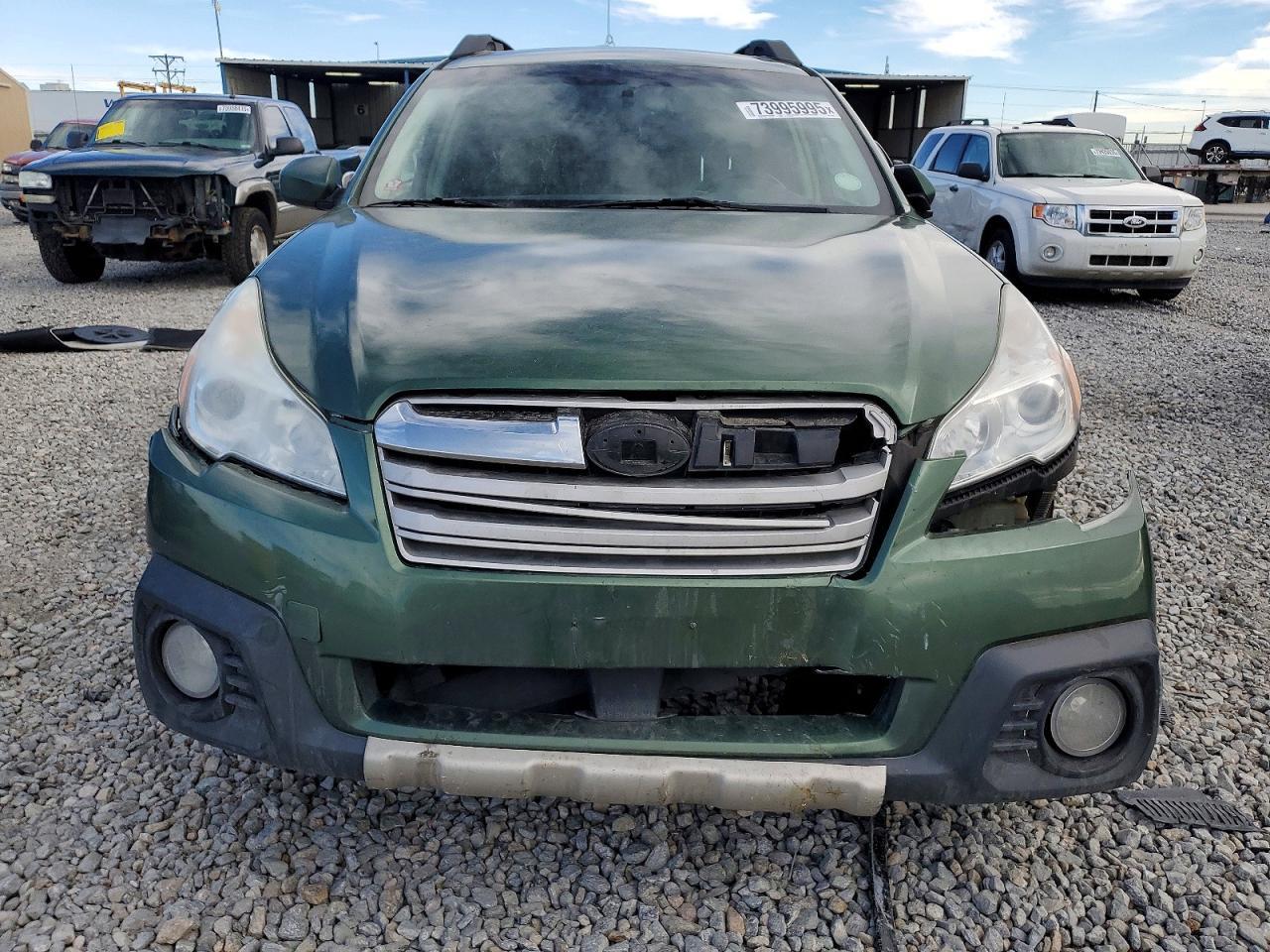 2013 SUBARU Outback