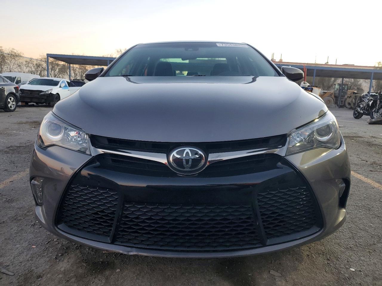 2016 TOYOTA CAMRY