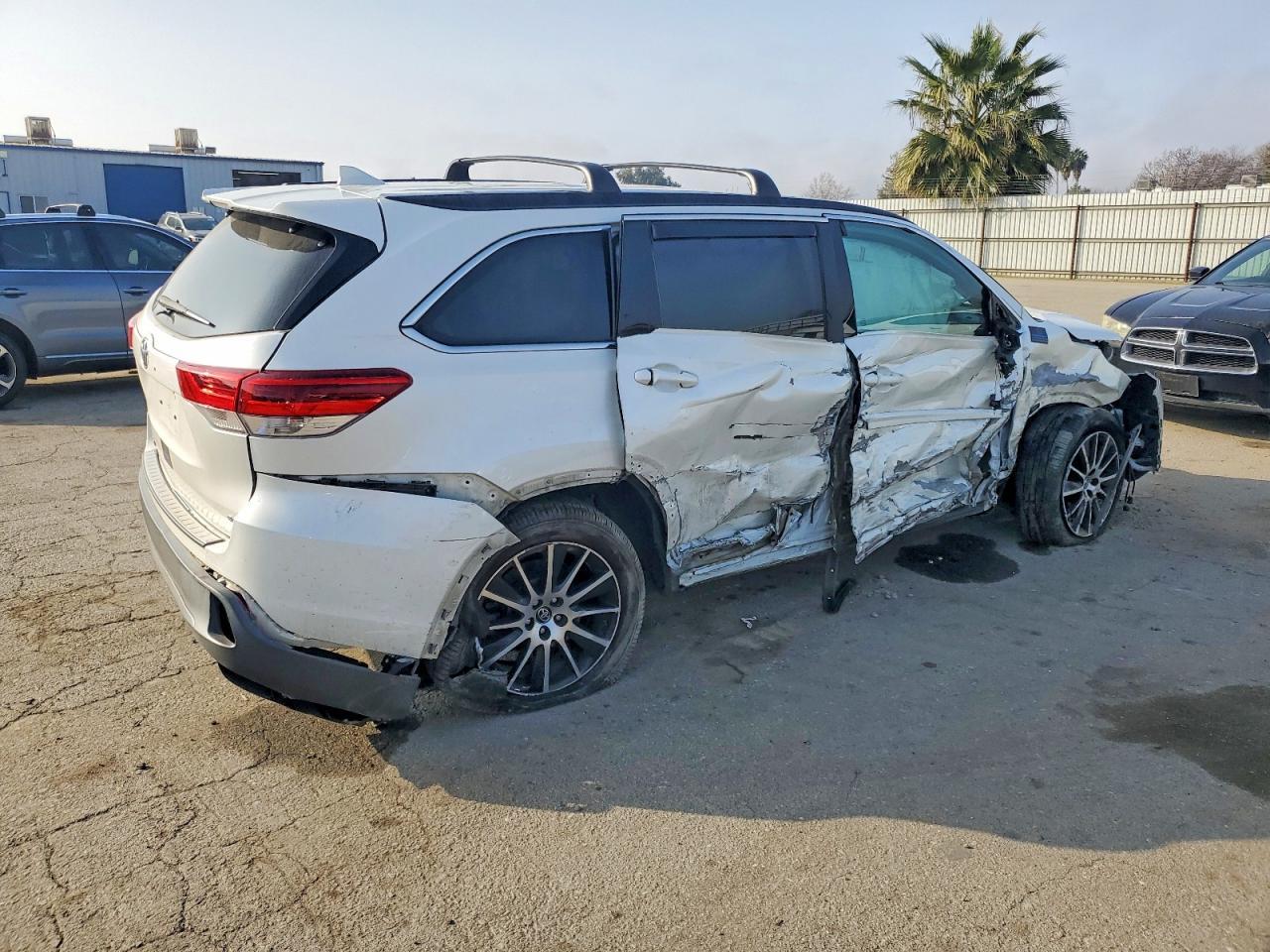 2018 TOYOTA HIGHLANDER