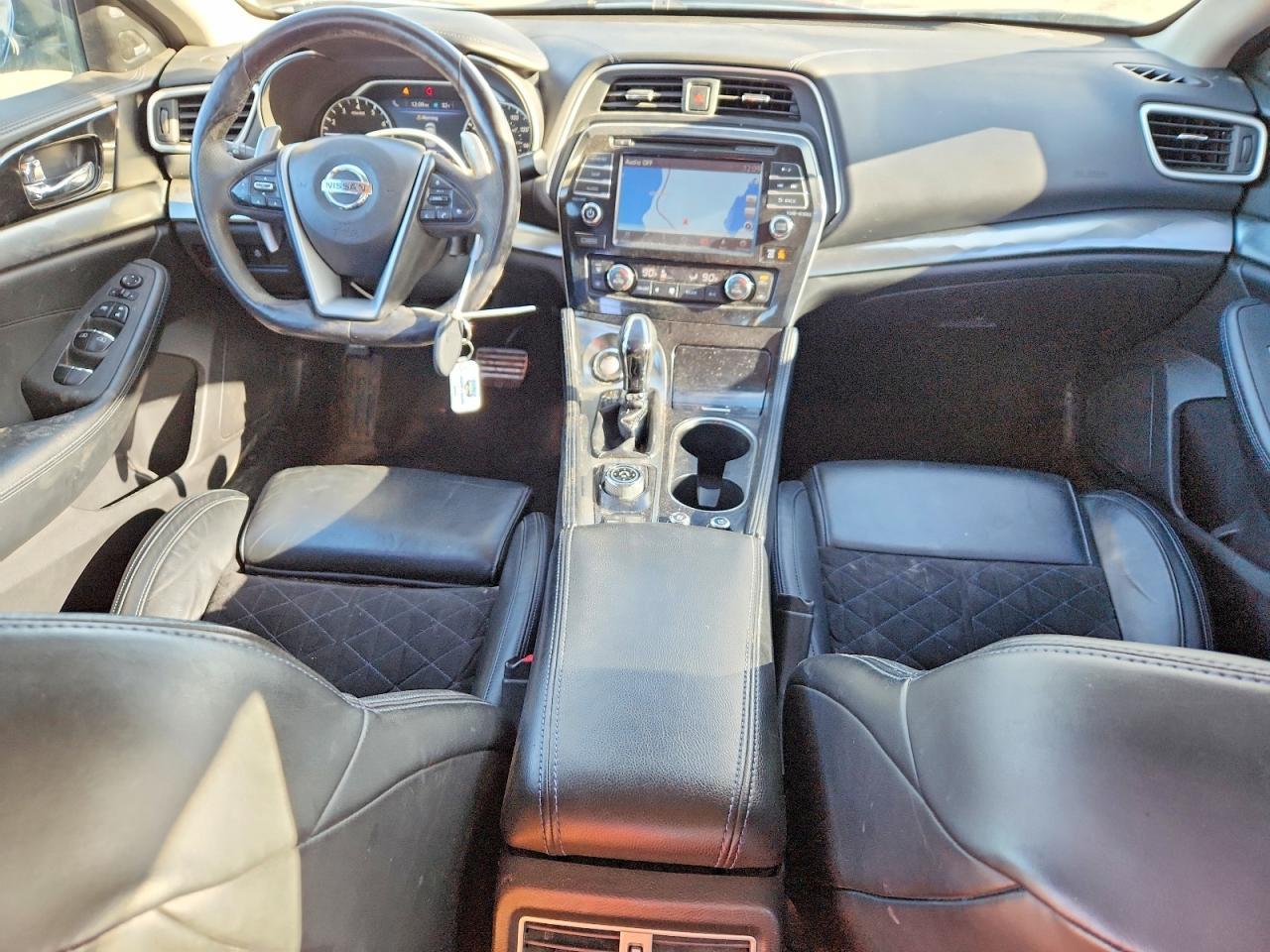 2017 NISSAN Maxima