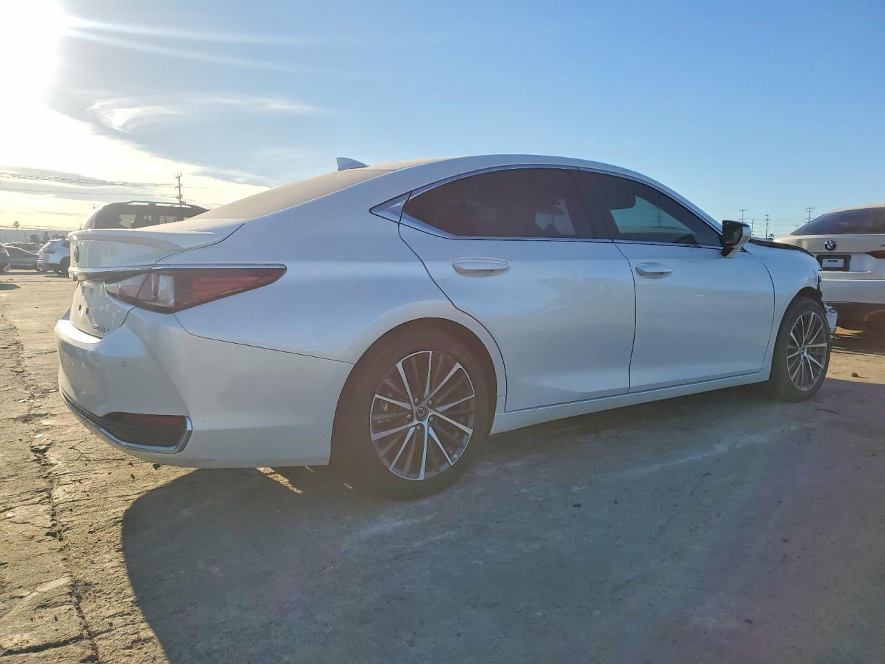 2025 LEXUS ES 300H