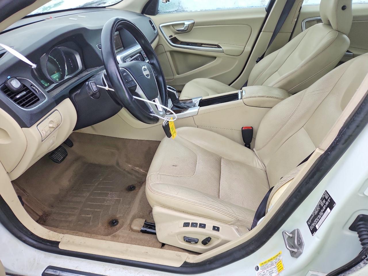 2015 VOLVO S60
