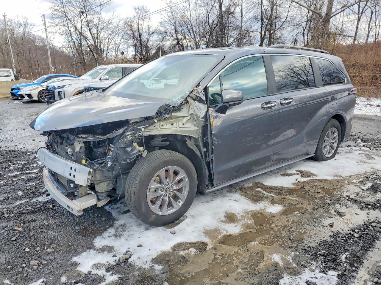 2025 TOYOTA SIENNA