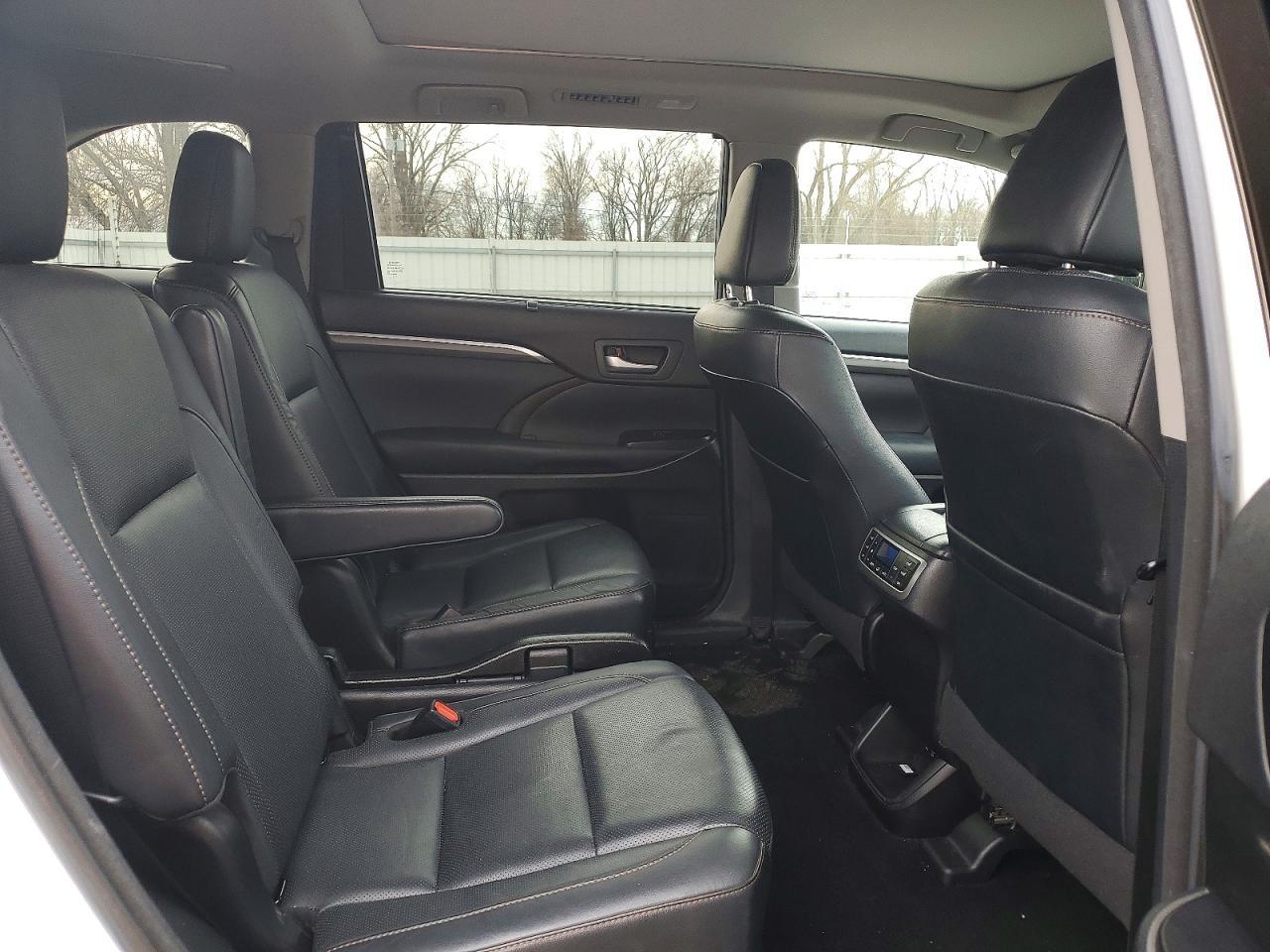 2017 TOYOTA HIGHLANDER