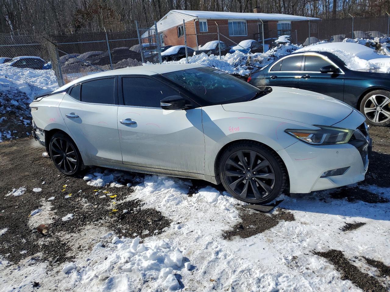 2017 NISSAN Maxima