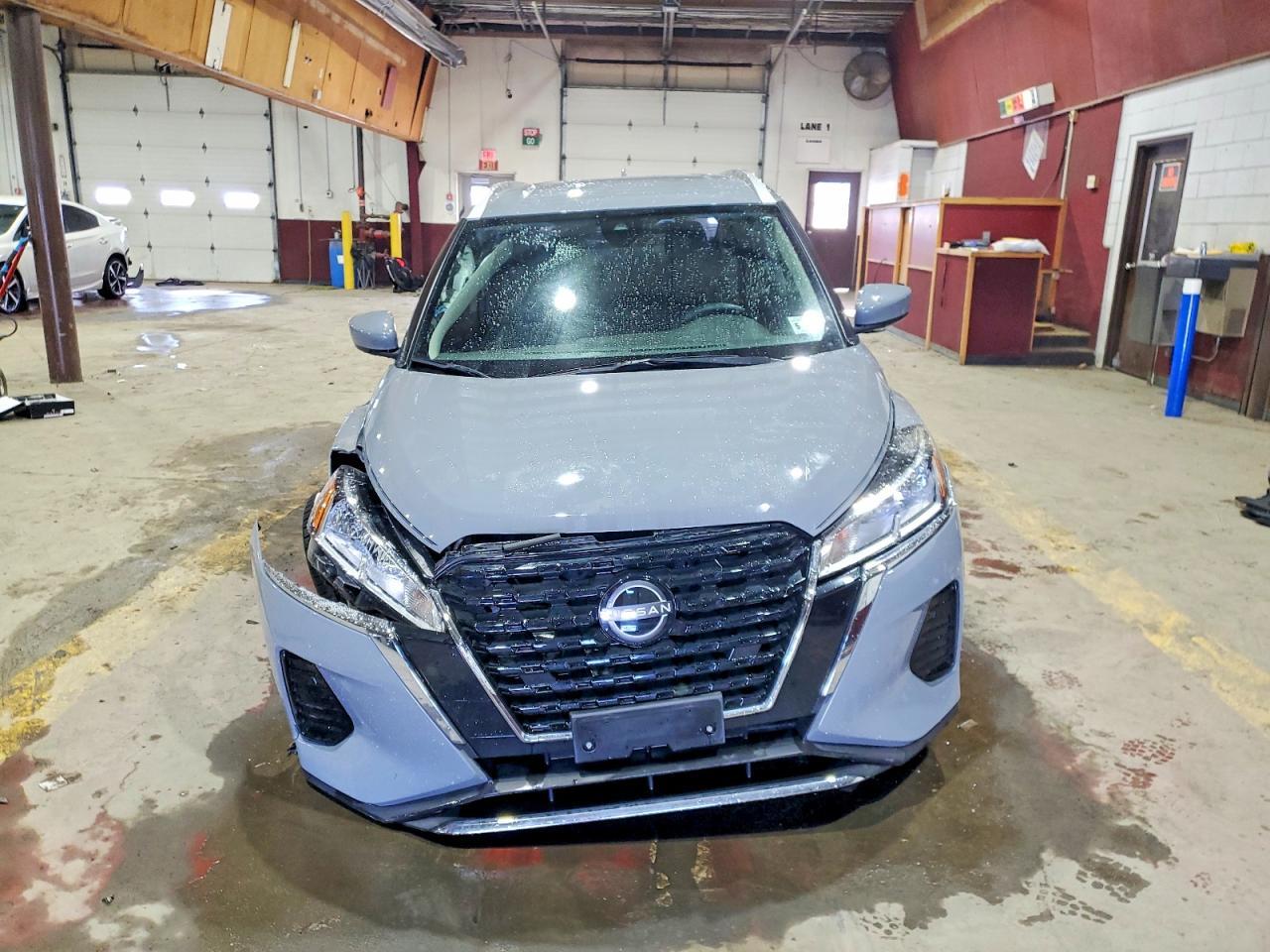 2024 NISSAN KICKS