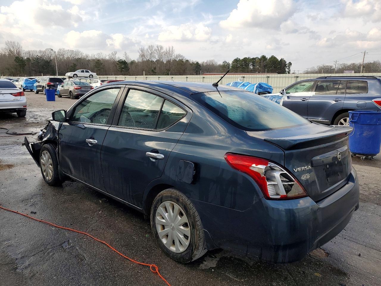 2017 NISSAN VERSA