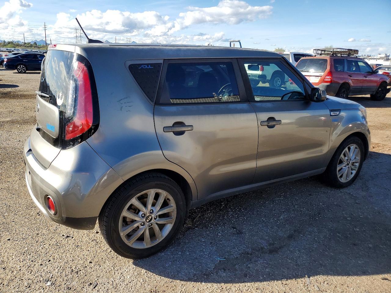 2017 KIA SOUL