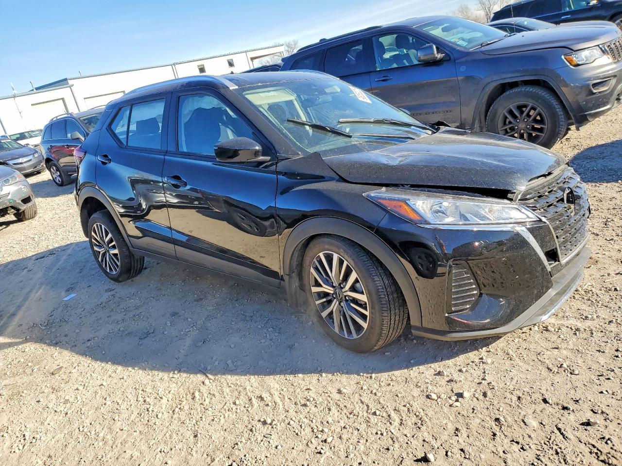 2024 NISSAN KICKS