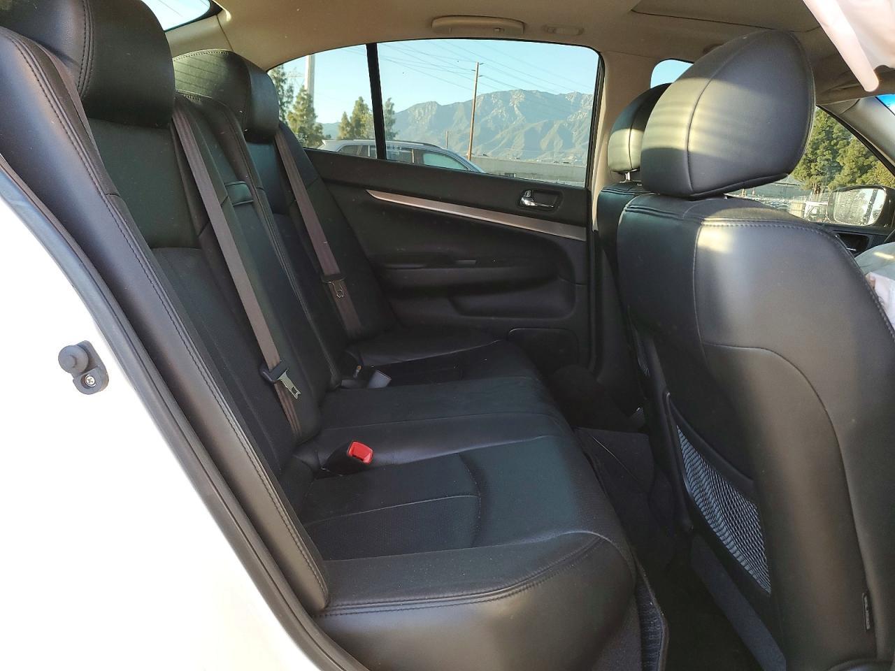 2013 INFINITI G37