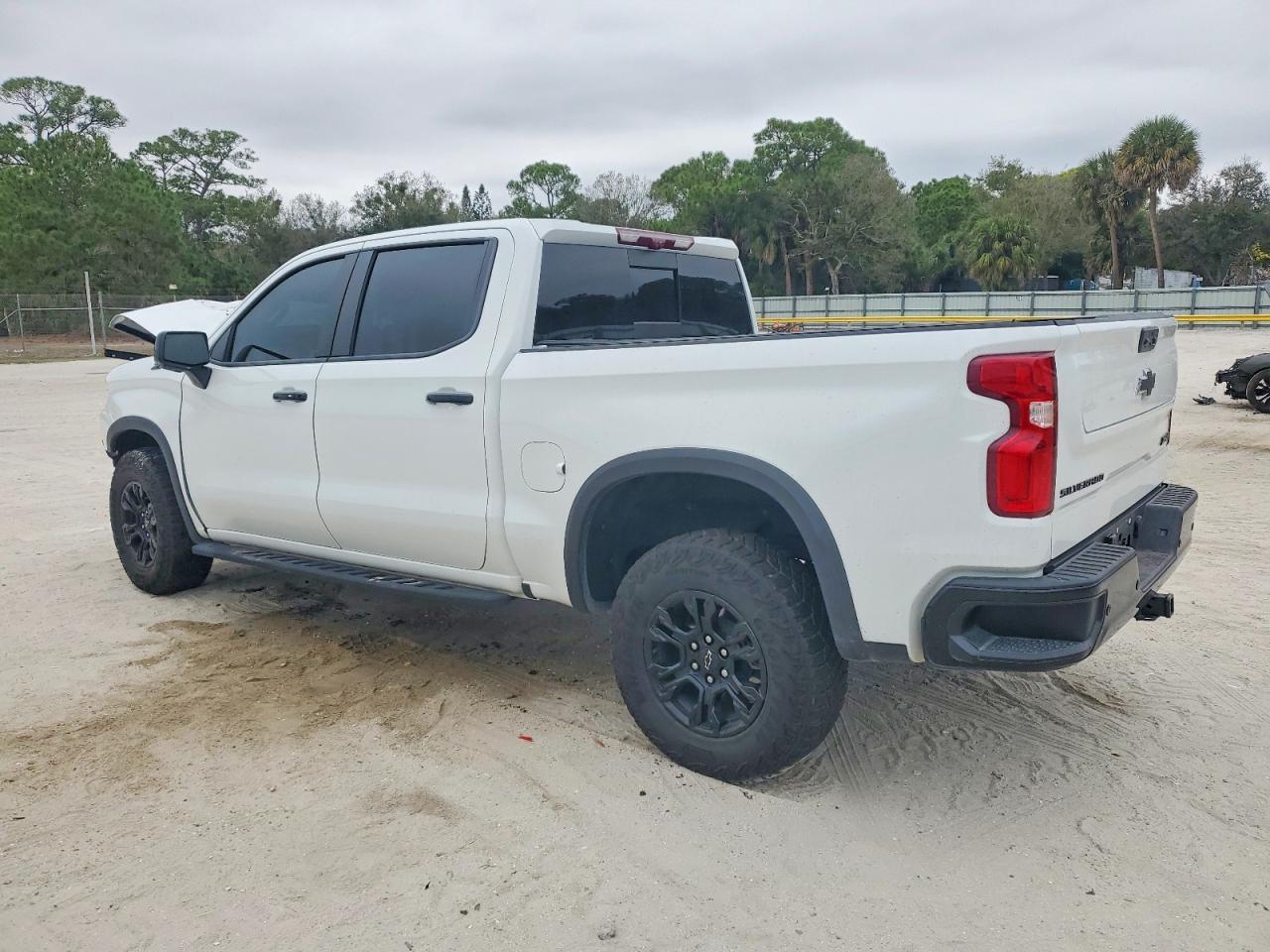 2025 CHEVROLET Silverado
