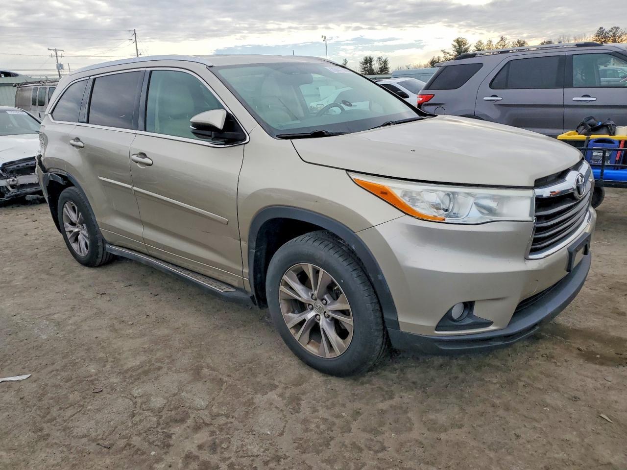 2014 TOYOTA HIGHLANDER