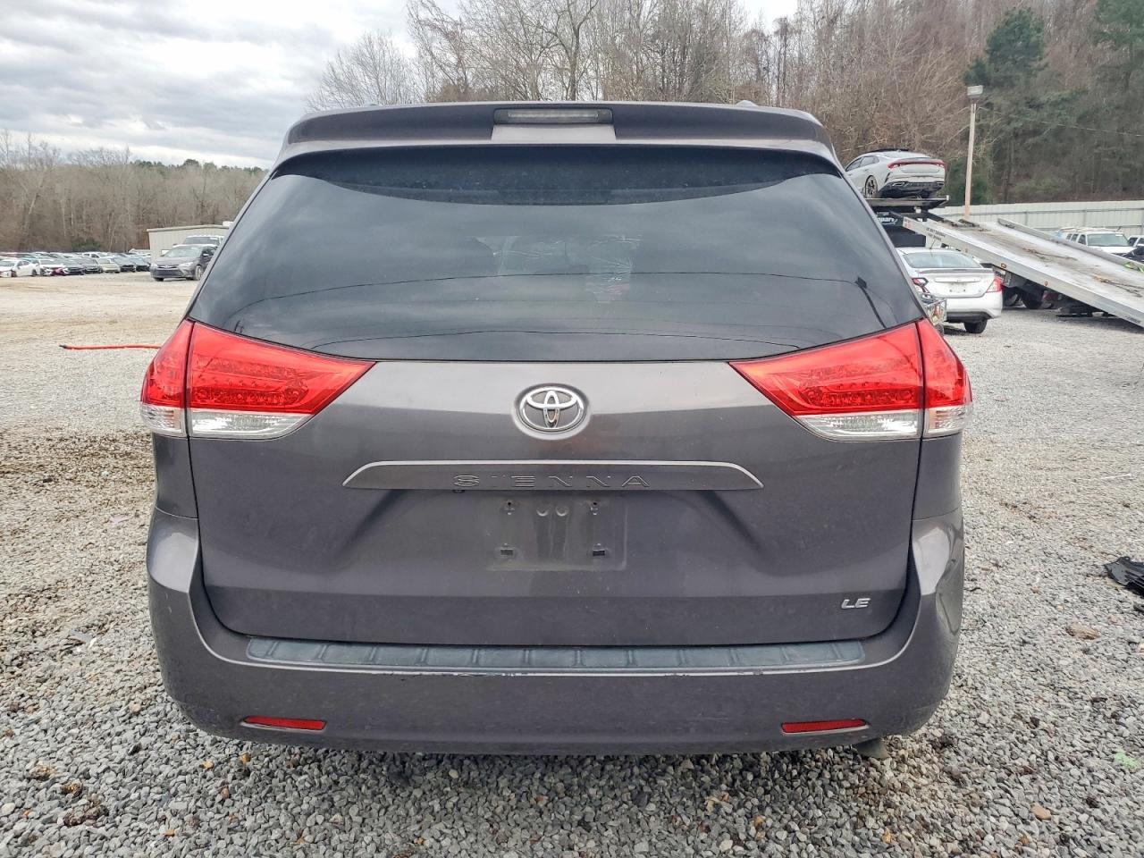 2012 TOYOTA SIENNA