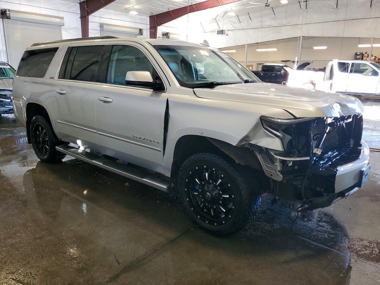 2016 CHEVROLET Suburban