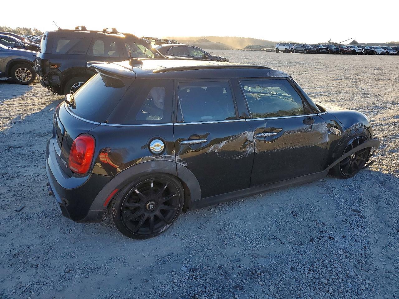 2016 MINI COOPER