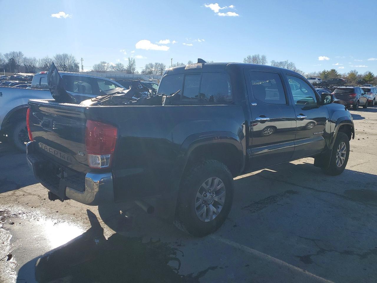 2017 TOYOTA TACOMA