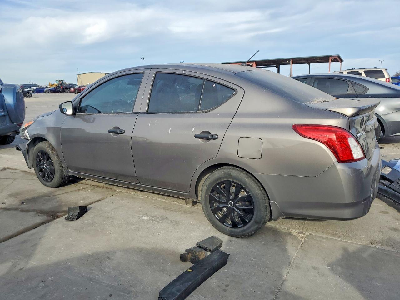 2016 NISSAN VERSA