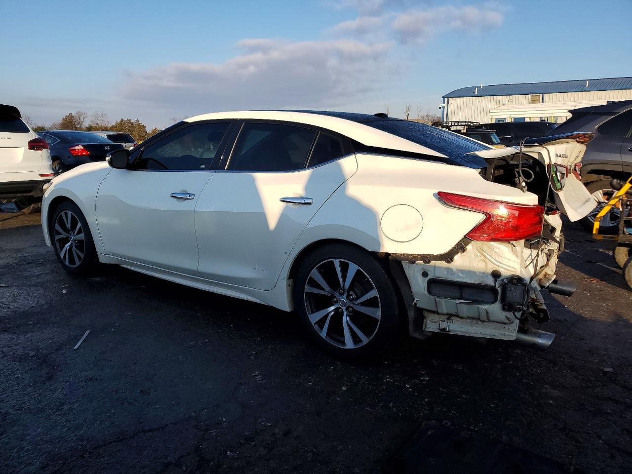 2017 NISSAN Maxima