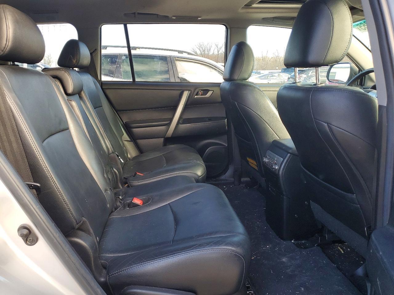 2013 TOYOTA HIGHLANDER